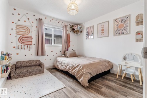 5 South Creek Point(E), Stony Plain, AB - Indoor Photo Showing Bedroom