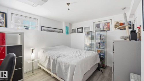 9831 83 Avenue, Edmonton, AB - Indoor Photo Showing Bedroom
