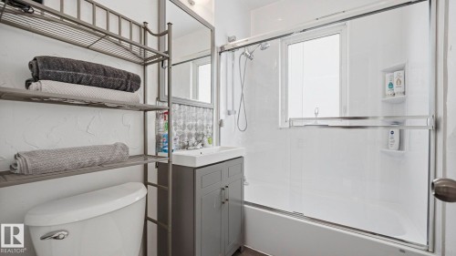 9831 83 Avenue, Edmonton, AB - Indoor