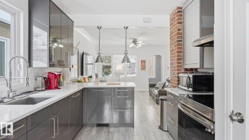 9831 83 Avenue, Edmonton, AB - Indoor Photo Showing Kitchen With Upgraded Kitchen