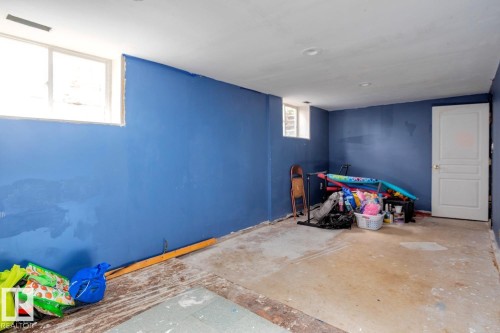 12116 48 Street, Edmonton, AB - Indoor