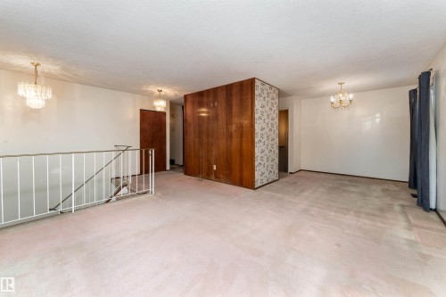 16728 98 Avenue, Edmonton, AB - Indoor Photo Showing Other Room