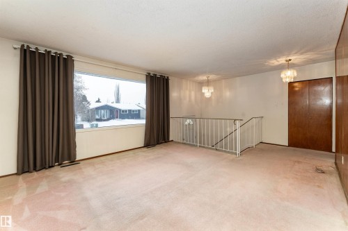 16728 98 Avenue, Edmonton, AB - Indoor Photo Showing Other Room