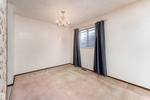 16728 98 Avenue, Edmonton, AB - Indoor Photo Showing Other Room