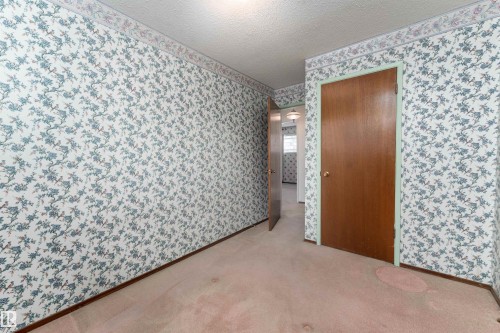 16728 98 Avenue, Edmonton, AB - Indoor Photo Showing Other Room