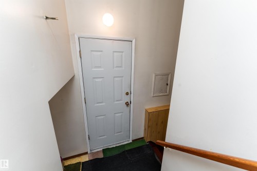 16728 98 Avenue, Edmonton, AB - Indoor Photo Showing Other Room