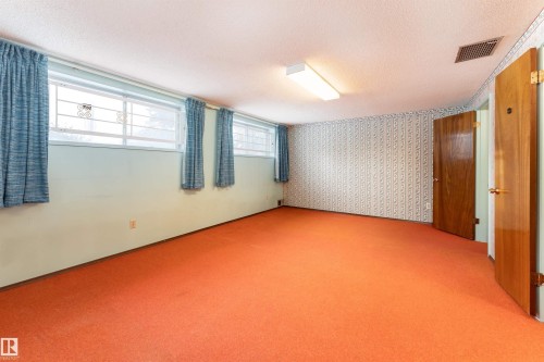 16728 98 Avenue, Edmonton, AB - Indoor Photo Showing Other Room