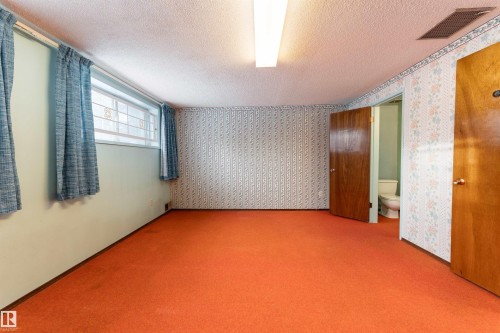 16728 98 Avenue, Edmonton, AB - Indoor Photo Showing Other Room