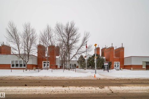 1576 Mill Woods Road E, Edmonton, AB - Outdoor