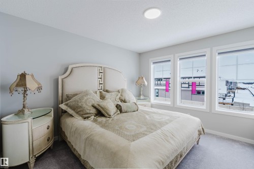 343 Edgemont Drive, Edmonton, AB - Indoor Photo Showing Bedroom