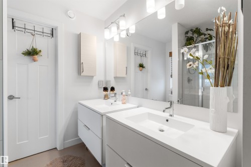 146 Joyal Way, St. Albert, AB - Indoor Photo Showing Bathroom