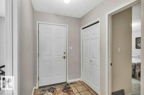8146 27 Avenue, Edmonton, AB - Indoor Photo Showing Other Room