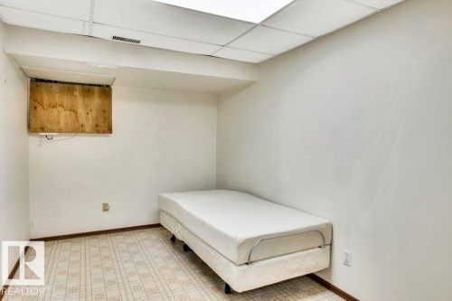 8146 27 Avenue, Edmonton, AB - Indoor