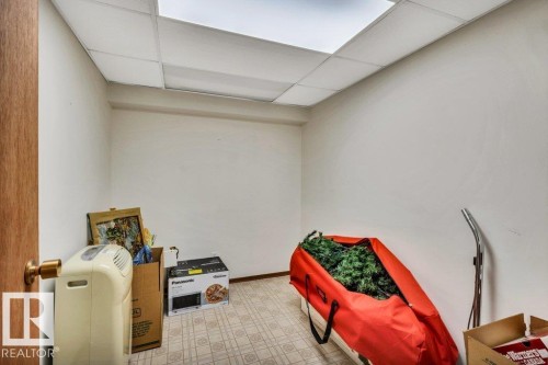 8146 27 Avenue, Edmonton, AB - Indoor