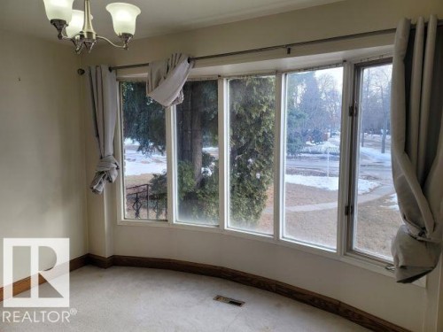 7524 95 Avenue, Edmonton, AB - Indoor Photo Showing Other Room