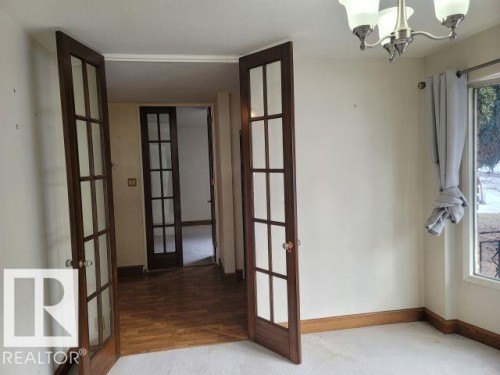 7524 95 Avenue, Edmonton, AB - Indoor Photo Showing Other Room