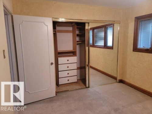 7524 95 Avenue, Edmonton, AB - Indoor Photo Showing Other Room