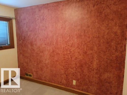 7524 95 Avenue, Edmonton, AB - Indoor Photo Showing Other Room