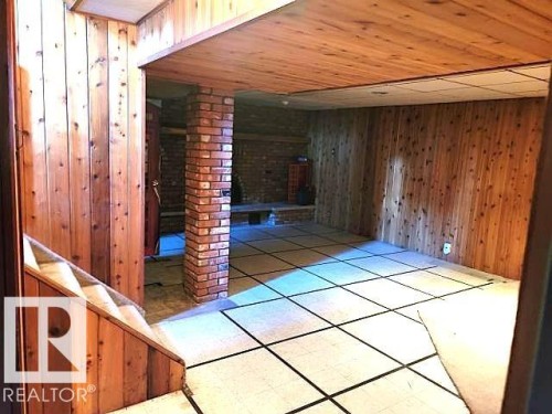 7524 95 Avenue, Edmonton, AB - Indoor Photo Showing Other Room