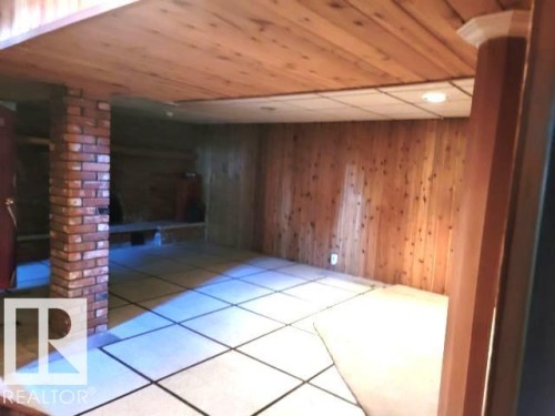 7524 95 Avenue, Edmonton, AB - Indoor Photo Showing Other Room