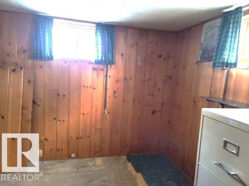 7524 95 Avenue, Edmonton, AB - Indoor