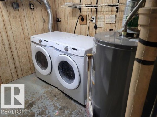 7524 95 Avenue, Edmonton, AB - Indoor Photo Showing Laundry Room