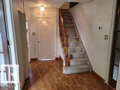 7524 95 Avenue, Edmonton, AB - Indoor Photo Showing Other Room