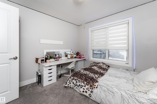 5788 175B Avenue, Edmonton, AB - Indoor Photo Showing Bedroom
