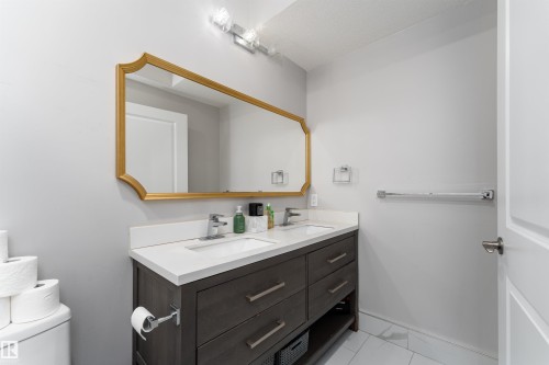 5788 175B Avenue, Edmonton, AB - Indoor Photo Showing Bathroom