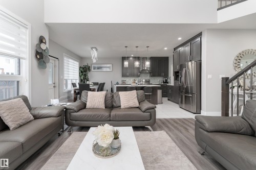5788 175B Avenue, Edmonton, AB - Indoor Photo Showing Living Room