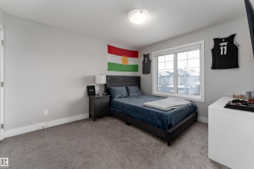 5788 175B Avenue, Edmonton, AB - Indoor Photo Showing Bedroom