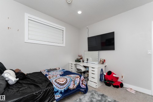 5788 175B Avenue, Edmonton, AB - Indoor Photo Showing Bedroom