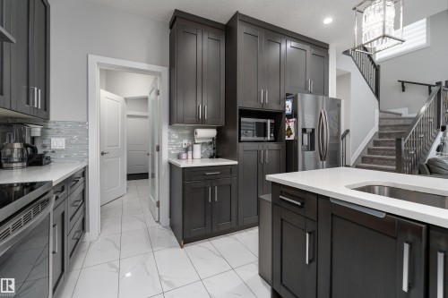 5788 175B Avenue, Edmonton, AB - Indoor Photo Showing Kitchen
