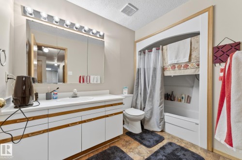 15411 67A, Edmonton, AB - Indoor Photo Showing Bathroom