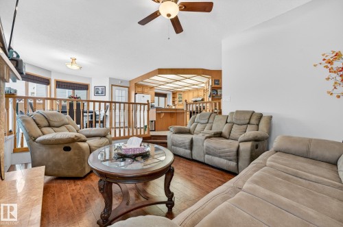 15411 67A St, Edmonton, AB - Indoor Photo Showing Living Room