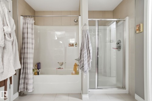 301 9603 98 Avenue, Edmonton, AB - Indoor Photo Showing Bathroom