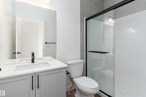 20720 43 Avenue, Edmonton, AB - Indoor Photo Showing Bathroom