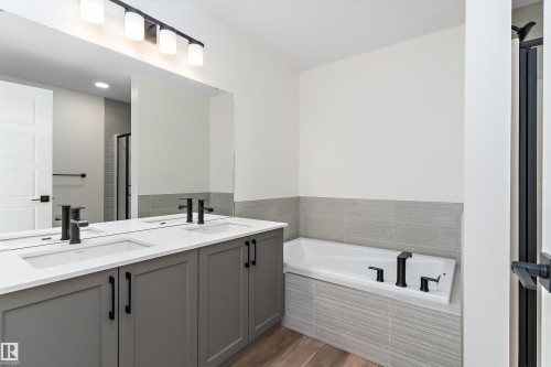 20720 43 Avenue, Edmonton, AB - Indoor Photo Showing Bathroom