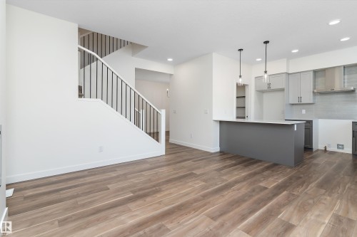20720 43 Avenue, Edmonton, AB - Indoor Photo Showing Kitchen