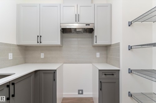 20720 43 Avenue, Edmonton, AB - Indoor Photo Showing Kitchen