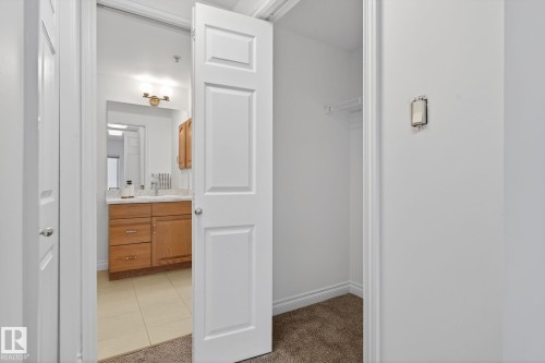 504 11111 82 Avenue Avenue, Edmonton, AB - Indoor Photo Showing Bathroom