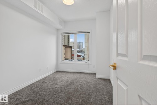 504 11111 82 Avenue Avenue, Edmonton, AB - Indoor Photo Showing Other Room