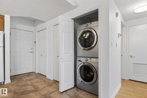 504 11111 82 Avenue Avenue, Edmonton, AB - Indoor Photo Showing Laundry Room