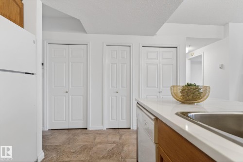 504 11111 82 Avenue Avenue, Edmonton, AB - Indoor