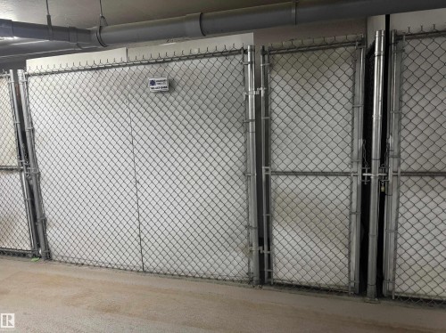 1201 10238 103 Street, Edmonton, AB - Indoor Photo Showing Garage