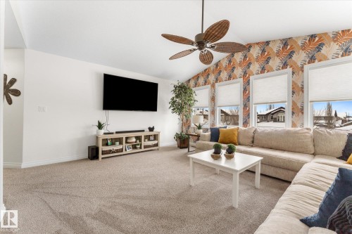 13 Heron Link, Spruce Grove, AB - Indoor Photo Showing Living Room