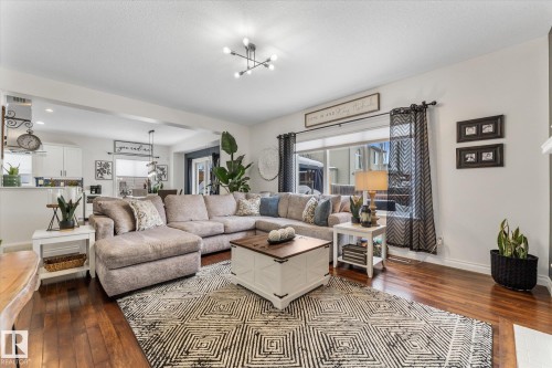 13 Heron Link, Spruce Grove, AB - Indoor Photo Showing Living Room