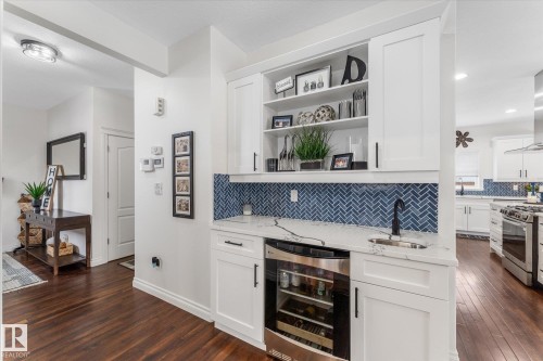 13 Heron Link, Spruce Grove, AB - Indoor Photo Showing Kitchen With Upgraded Kitchen