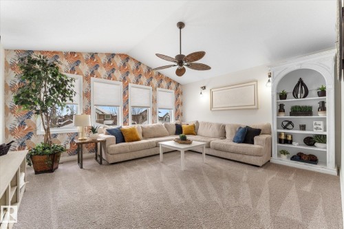 13 Heron Link, Spruce Grove, AB - Indoor Photo Showing Living Room