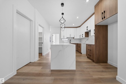 5213 104A Street, Edmonton, AB - Indoor Photo Showing Kitchen